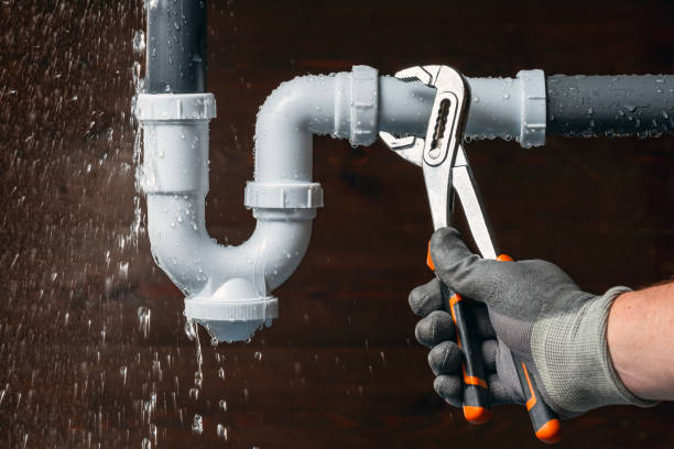 Professional Gas Line Repair technician working in Pennville, IN